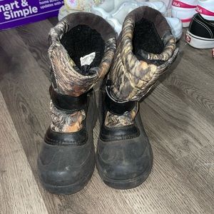 Little boy snow boots.
